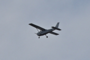 Morten 8 oktober 2022 - LN-NRF over Høyenhall, her var jeg nok for sent ute når Nedre Romerike Flyklubb passerte med sin Cessna 172 Skyhawk