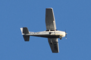 Morten 11 september 2022 - Nedre Romerike Flyklubb besøker Høyenhall, dem legger seg fint i posisjon med sin Cessna 172 Skyhawk