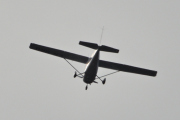 Morten 18 oktober 2022 - LN-NRO besøker Høyenhall, det er Nedre Romerike flyklubb som er ute med sin Cessna 172 Skyhawk