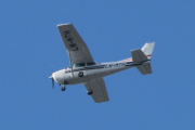 Morten 27 august 2022 - LN-MTH over Høyenhall, denne kjenner jeg godt, det er Sameiet LN-MTH som er ute med sin Cessna 172N Skyhawk fra 1979