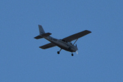 Morten 3 oktober 2022 - LN-NRF over Høyenhall, dem flyr et Cessna 172 Skyhawk
