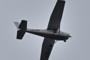 Morten 3 september 2022 - LN-NRF besøker Høyenhall, det er Nedre Romerike Flyklubb som kommer med sin Cessna 172 Skyhawk som var ny i 2006