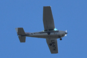 Morten 10 juli 2022 - LN-MTH besøker Høyenhall, det er Sameiet LN-MTH som kommer med sin Cessna 172N Skyhawk 100 II