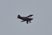 Morten 12 juli 2022 - LN-AHN over Høyenhall, du må stå på verandaen når han kommer med sin Aviat Pitts S-2A Special fra 1971