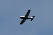 Morten 16 juli 2022 - LN-TFV besøker Hvitsten, og tilfeldigvis så flyr dem med sin Piper PA28-181 Cherokee Archer III akkurat her