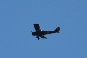 Morten 29 juli 2022 - Tiger Moth over Høyenhall, jeg kan se at den har nummer 153 på siden, tidligere hadde den nummer 145