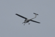 Morten 31 juli 2022 - LN-YKL over Høyenhall, den så jeg på Kjeller på Flydagen, i den råflotte hangaren