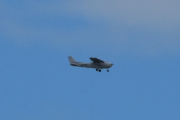 Morten 9 juli 2022 - Nedre Romerike Flyklubb over Høyenhall, det ser ut som en Cessna 172 Skyhawk