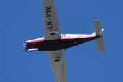 Morten 11 juni 2022 - LN-KVK besøker Høyenhall, det er Kai som kommer med sitt Piper PA-32-301XTC Saratoga fra 2004