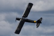 Morten 19 juni 2022 - LN-WNS over Kjeller flyplass, det er et  Fieseler FI-156C STORCH, og du skulle se den luftkrigen