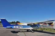 Morten 19 juni 2022 - LN-NPK på Kjeller flyplass, og her står Anne og Lars sin Cessna 172B Skyhawk fra 1961. Den kjenner jeg godt