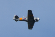 Morten 23 juni 2022 - LN-TEX besøker Høyenhall, dem legger seg i perfekt posisjon som vanlig med sitt North American Harvard