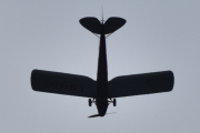 Morten 25 juni 2022 - LN-ADC besøker Høyenhall igjen, det er Marius som kommer i sin De Havilland DH-82A Tiger Moth II