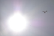 Morten 29 juni 2022 - LN-NRF besøker Høyenhall, dette er bare flaks, solen er for sterk nå