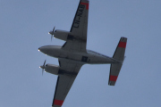 Morten Pinseaften 4 juni 2022 - LN-NAB besøker Høyenhall, dem kommer i sin Piper PA-31 fra 1980, da blir det en veteran dette også