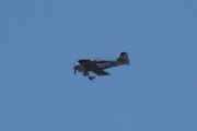 Morten 8 mai 2022 - Småfly over Høyenhall, men er det en RV-6 eller RV-7, eller til og med en RV-4? Kanskje det er LN-FIN?