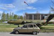 Morten 14 mai 2022 - Lockheed CF-104 Starfighter 886 på Gardermoen, så da blir det slik. Lockheed CF-104 Starfighter kom til Norge i 1973, og min Renault 6 TL kom til Norge i 1975
