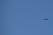 Morten 20 mai 2022 - Småfly besøker Høyenhall, det er så stillegående at det er vanskelig å høre