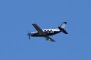 Morten 8 mai 2022 - LN-MER besøker Høyenhall, dem flyr en Piper PA-46-500TP Malibu Meridian fra 2014