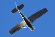 Morten 12 november 2022 - LN-NRF besøker Høyenhall, selvfølgelig er Nedre Romerike Flyklubb ute med sin Cessna 172 Skyhawk i det fine været