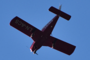 Morten 11 oktober 2022 - LN-ACS besøker Høyenhall, jeg visste det, nå kommer Kai Vidar i sin Piper PA-28-140 Cherokee fra 1969, og da har han to fly