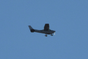 Morten 29 oktober 2022 - LN-ULF over Høyenhall, det er Sameiet LN-ULF som er ute med sin Cessna 182P fra 1976
