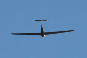 Morten 1 september 2022 - LN-GMR over Høyenhall, hør her - jeg bare siterer... Valentin Taifun er et to-seter selvutskytende seilfly designet og bygget av Valentin Flugzeugbau GmbH i Hasfurt, som ligger i Tyskland
