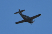 Morten 20 september 2022 - LN-HOK over Høyenhall, det er 	Helikopterdrift som kommer med sin Rockwell Commander 114 fra 1976
