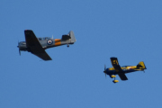 Morten søndag 4 september 2022 - LN-TEX og  SE-XZA over Høyenhall, den ene kjenner jeg godt. Det er Telemark Airshow i dag, noe jeg ikke visste når jeg tok bilde