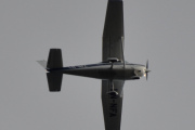 Morten 7 september 2022 - LN-NFA besøker Høyenhall, dem legger seg i posisjon med sin Cessna 182Q Skylane fra 1978