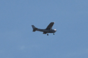Morten 19 april 2023 - Nedre Romerike Flyklubb over Høyenhall, men om det er LN-NRO eller LN-NRF ser jeg ikke
