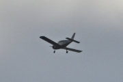 Morten 10 august 2023 - LN-UXA over Høyenhall, jeg tror det er Kai Vidar som er ute med sin Piper PA-28-140 Cherokee Cruiser fra 1967. Første gangen jeg tok bilde av han var 28 august 2018