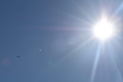 Morten 18 august 2023 - LN-IFI besøker Høyenhall, hva med Piper PA-28-181 Archer III DX fra 2017 sammen med solen