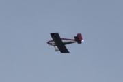 Morten 2 august 2023 - LN-FIN over Høyenhall, det er Finn som kommer med sin Van´s RV-7 fra 2020. Jeg må smile når jeg leser mine gamle kommentarer - den moderne RV-7 har seter der piloten og passasjeren sitter ved siden av hverandre og er et aerobatisk-kompatibelt fly