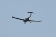 Morten 23 august 2023 - LN-FTS over Høyenhall, noen av dem som flyr her blir dyktige piloter