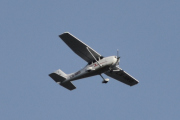 Morten 29 august 2023 - LN-NRO besøker Høyenhall, det er Nedre Romerike flyklubb som kommer med sin NRO Cessna 172 Skyhawk fra 2009