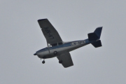 Morten 31 august 2023 - LN-NPK besøker Høyenhall, det er Anne og Lars som er ute med sin Cessna 172B Skyhawk fra 1961
