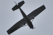 Morten 28 juli 2023 - LN-NRF besøker Høyenhall, dem er ute med sin Cessna 172 Skyhawk fra 2006