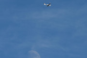 Morten 28 juni 2023 - LN-FTS over Høyenhall igjen, denne gangen fikk vi Oslo Flyveklubb sammen med månen