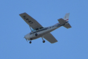 Morten 5 juli 2023 - LN-MTH besøker Høyenhall, det er Sameiet LN-MTH som kommer en gang til med sin Cessna 172N Skyhawk 100 II
