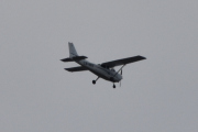 Morten 15 oktober 2023 - LN-NRF over Høyenhall, dem er ute med sin Cessna 172S Skyhawk SP fra 2006. Jeg har 408 bilder nå, og det første bilde er fra 15 oktober 2017