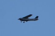 Morten 17 april 2024 - LN-BDL over Høyenhall, det er Ringerikes Motorflyklubb som er ute med sin Cessna 172P Skyhawk II fra 1980