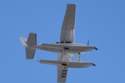 Morten 27 april 2024 - LN-XXA besøker Høyenhall, det er Kjus Holding som legger seg i posisjon med sin Cessna T206H Turbo Stationair fra 2001