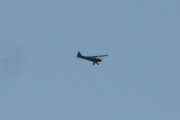 Morten 27 april 2024 - Veteranfly over Høyenhall, den var veldig langt borte. Men jeg syns det ser ut som en Piper L-4J Grasshopper. Men det kan også være en Piper PA-19 Super Cub