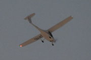 Morten Juleaften 24 desember 2023 - LN-YKL besøker Høyenhall, det er Øyvind som er medlem i Oppdal Flyklubb og Mikrofly som kommer med sin Pipistrel Virus 100SW fra 2011