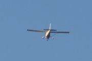 Morten 3 januar 2023 - LN-NRO besøker Høyenhall, men det er minus 12 ute og dem flyr sitt Cessna 172 Skyhawk som dem fikk i 2010