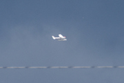 Morten 21 juli 2023 - Sjøfly over Høyenhall, og det sitter ikke en eneste fugl på ledningen