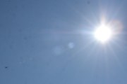 Morten 23 juli 2023 - LN-MTH besøker Høyenhall, nå er det eldste galleriet med Små fly ferdig, og jeg kan se en historie...