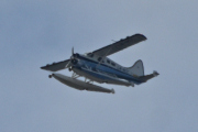 Morten 7 juli 2023 - LN-NCC over Høyenhall, det er Cybrair som kommer med sin De Havilland Canada DHC-2 Beaver fra 1956