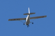Morten 10 juni 2023 - LN-MTT over Høyenhall, det er jo stor brannfare nå og der vinker dem...